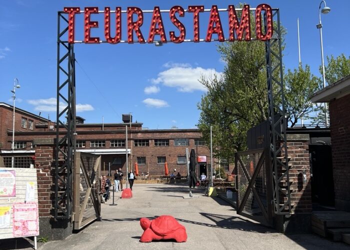 Teurastamon mediatiedote: Teurastamon kesäpiha on uudistunut